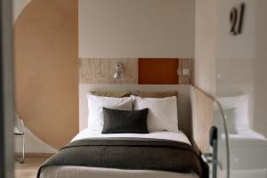 1175eenpersoonskamer_bed_asgard_hotel